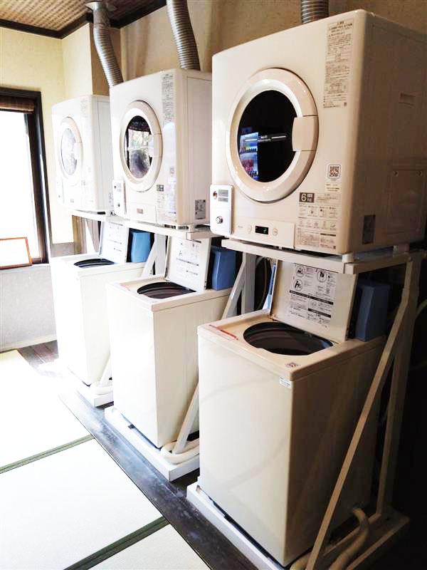 宿泊施設にコインランドリー